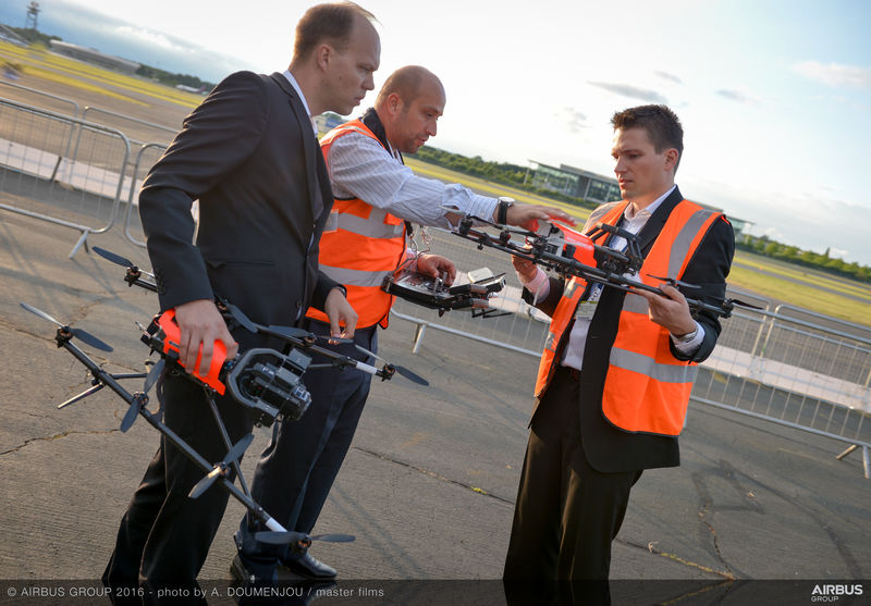 Aircam_filming_with_Airbus_drone_-_FIA_2016-117